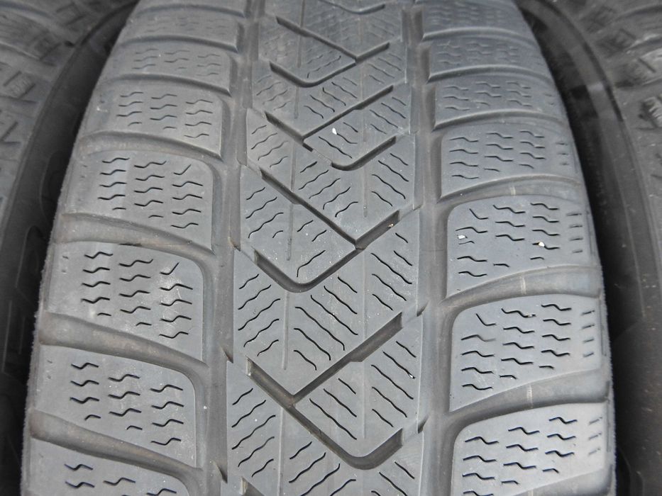 4x Pirelli Sottozero Winter 3* 225/50r17 98H 2x6 2x4,5mm 21r Run Flat
