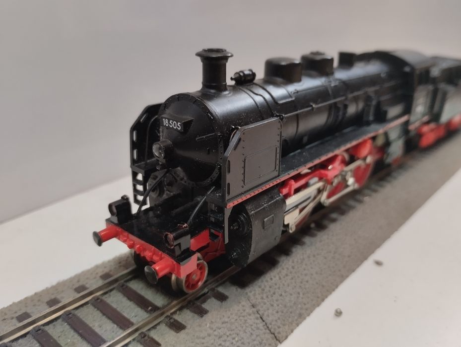 Lokomotywa parowóz Lima BR18 skala H0 //310