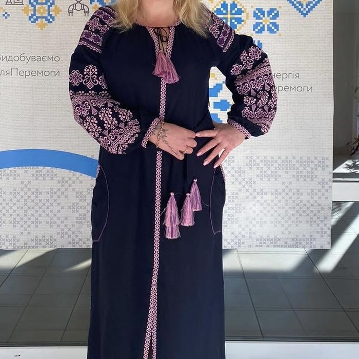 Продам вишивану домоткане полотно суконку довгу