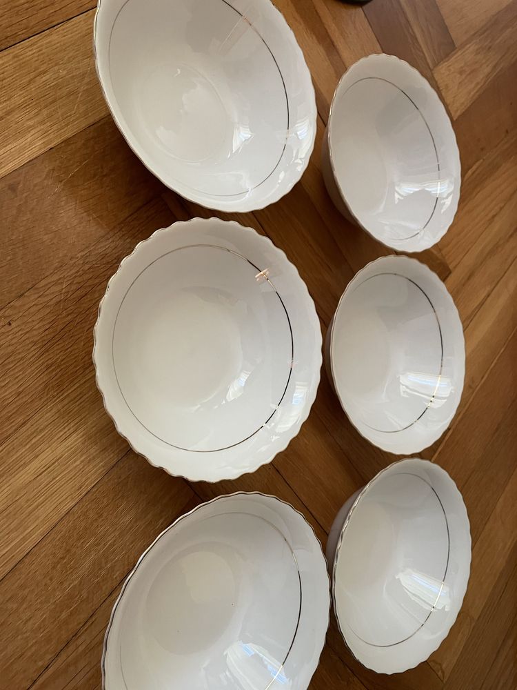Salaterki porcelanowe miseczki ze srebrnym rantem białe komplet