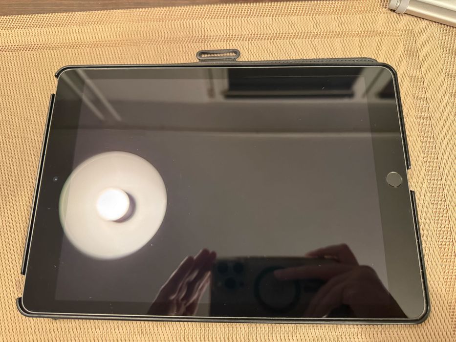 iPad 9th Gen 64GB + Etui + Logitech Crayon USB-C + Crayon Lightning