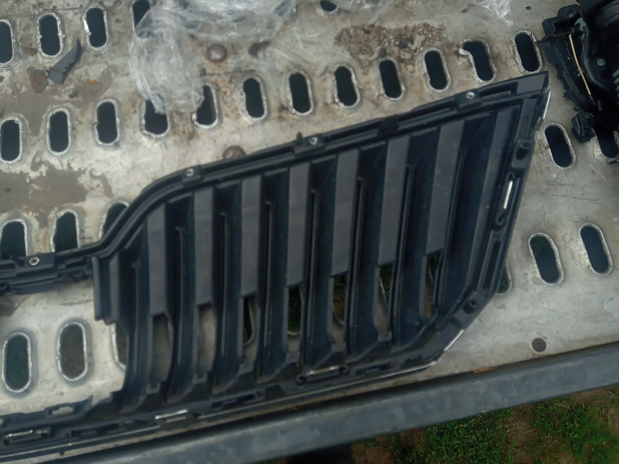 Skoda superb 3 atrapa grill