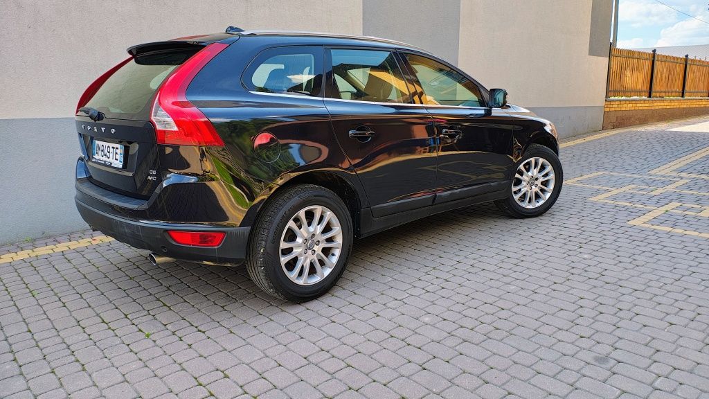 Volvo XC60 2,4 D5 AWD 4x4,, automat,, skóry,,