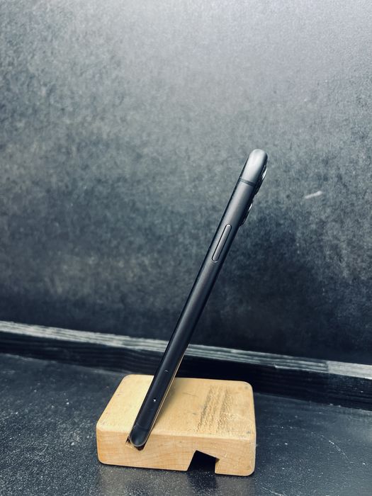 iPhone 11 black 128 g neverlok