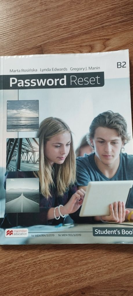 Podręcznik i ćwiczenia "Password Reset B2" do języka angielskiego