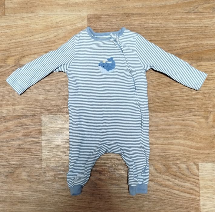 Комбінезон M&S 0–3 міс. — з китом, на блискавці