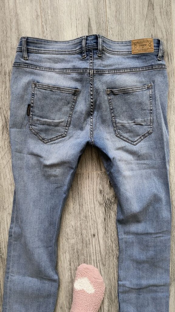 Spodnie jeansowe meskie Cropp Slim 32/32  jeansy