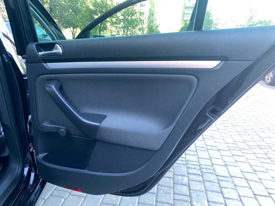 Продам Volkswagen Golf 2007 р. не фарбований, гарна комплектація