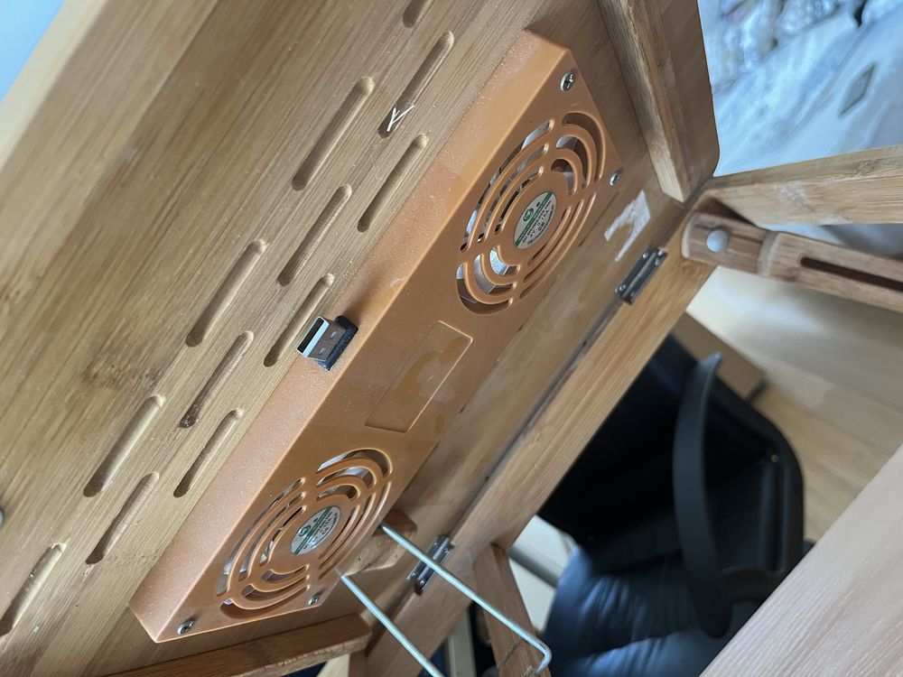Stolik pod laptopa do łozka regulowany drewniany