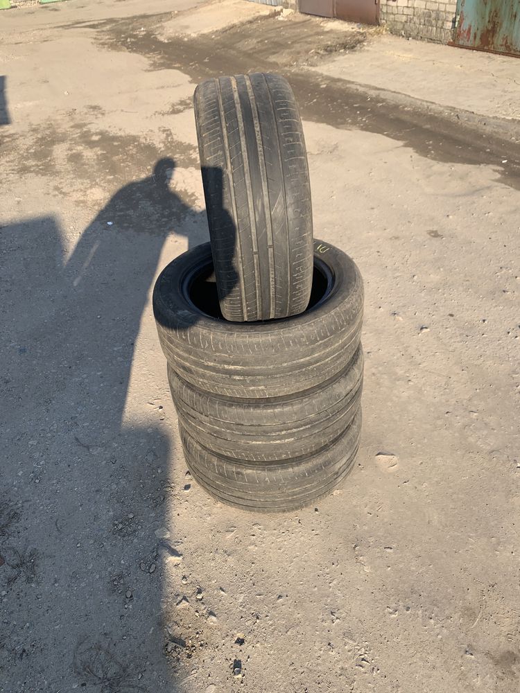 Продам летние шины 235/50 R17