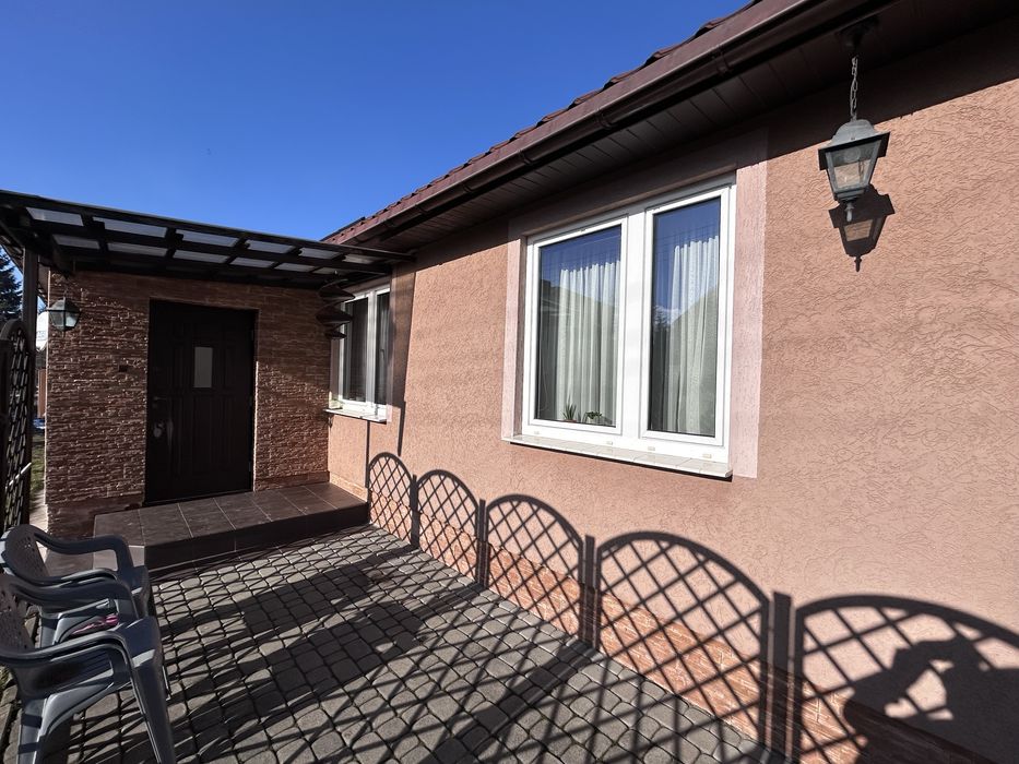 Dom z działką i grażem w centrum Izbicy