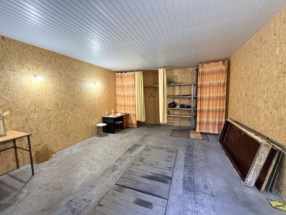 Продається великий гараж скважина яма