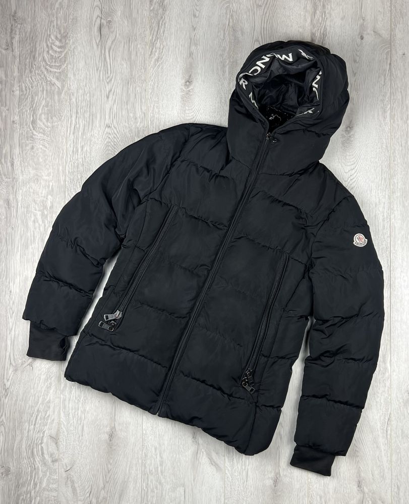 Куртка пуховик Moncler  S розмір