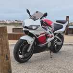 amaha R6 – Ano 2000 – 88 kW – Pronta a andar