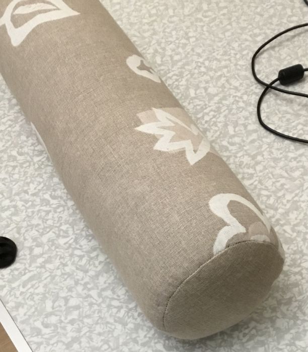 Чудо-Валик лечебный от сутулости для йоги с гречневой для похудения