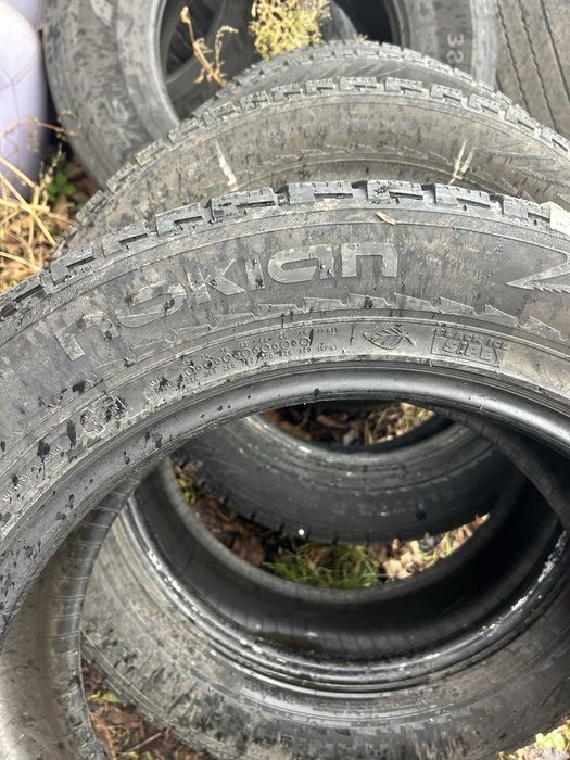 Резина на авто зима  колеса в гарному стані. Одне колесо з латкою
