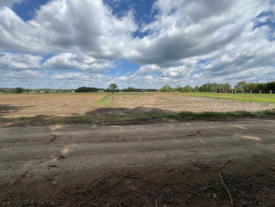 Sprzedam działki z warunkami zabudowy o powierzchni 1100 m2 - 1200 m2