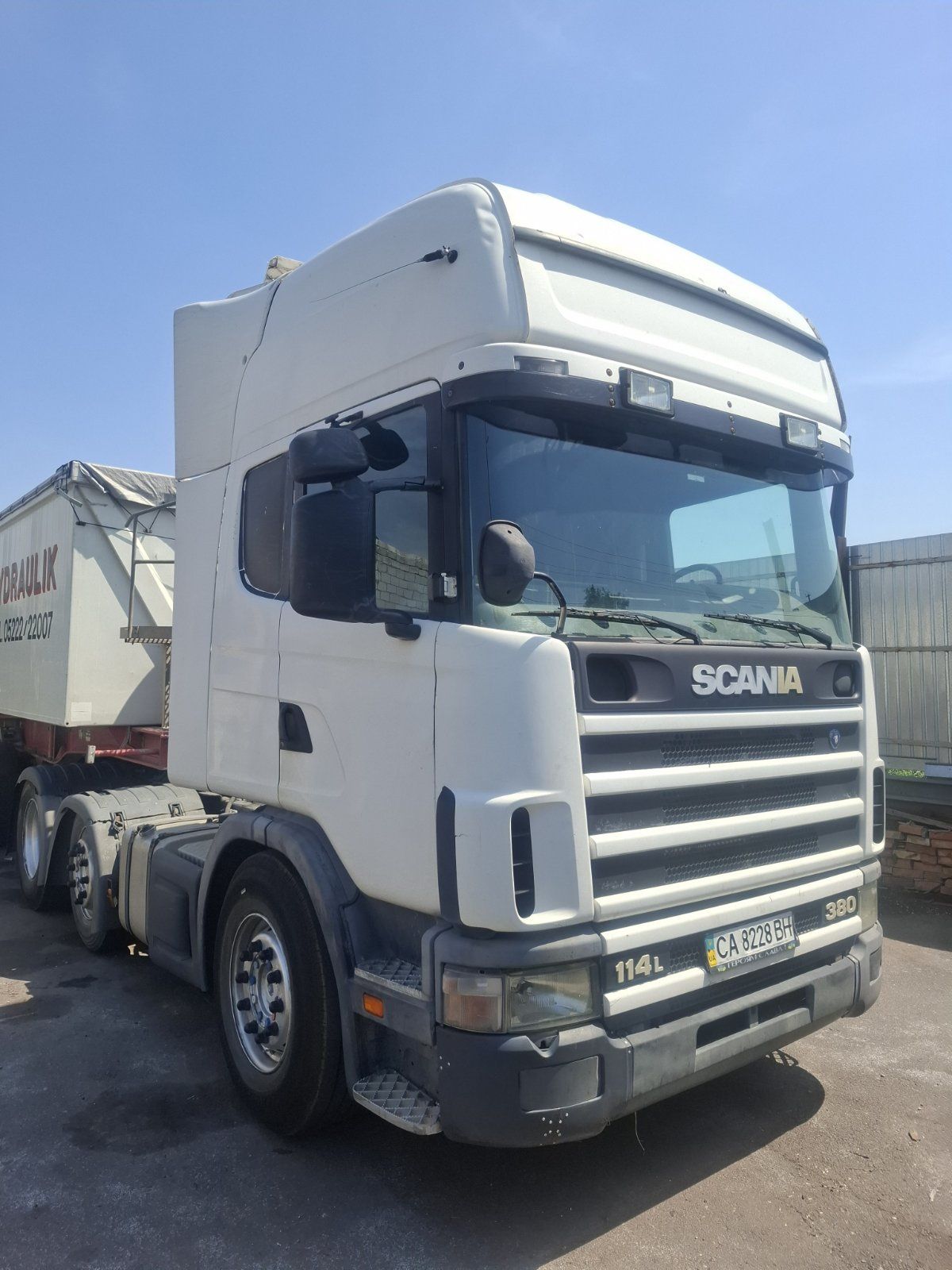 Scania R114LA з напівпричепом