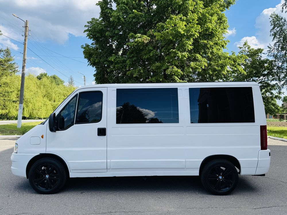Peugeot Boxer 2.2D 8-Mest 2006 рік