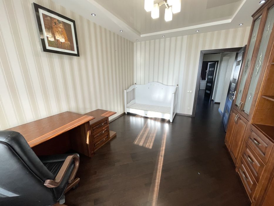 Від власника. Оренда квартири Севастопільська площа, є генератор.