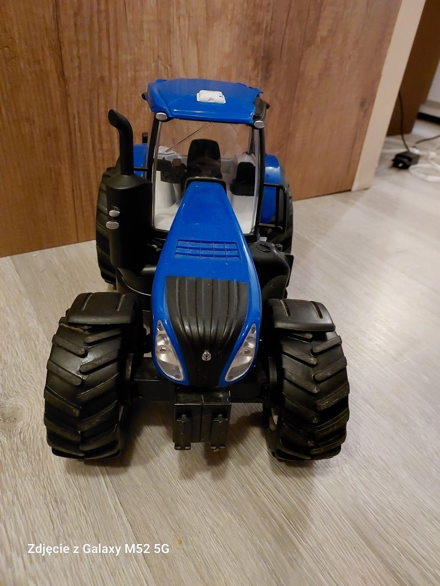 Traktor new holland