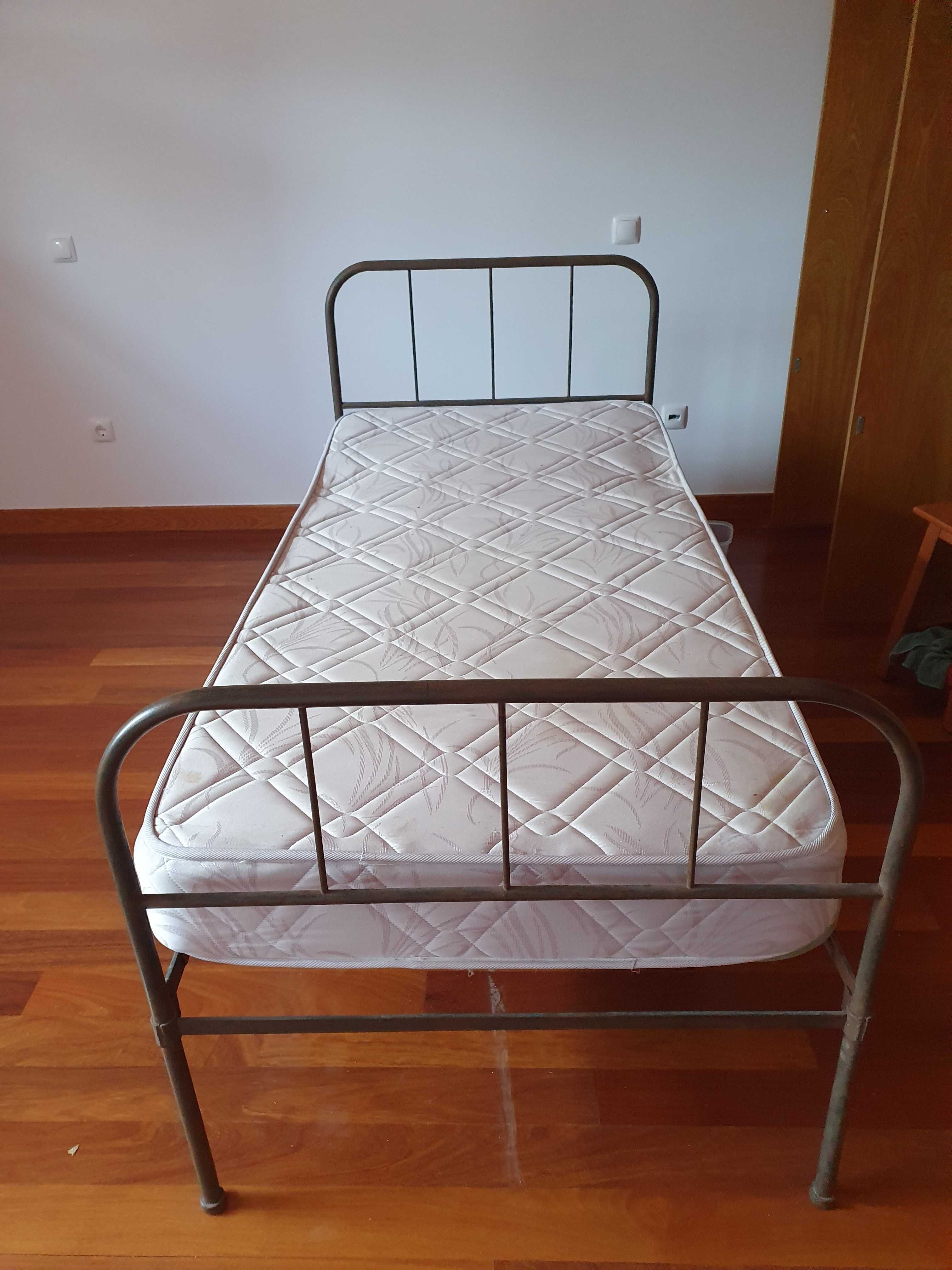 Cama de solteiro