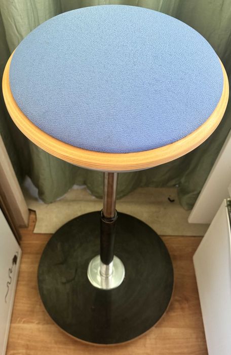 Stołek, hoker ergonomiczny