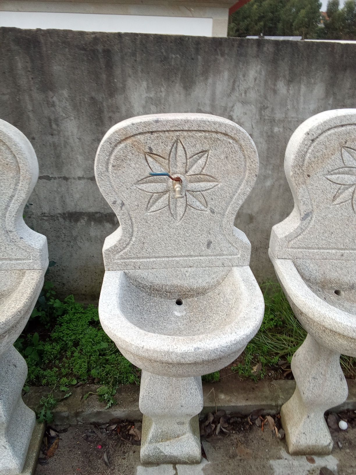 Fonte em granito amaciado