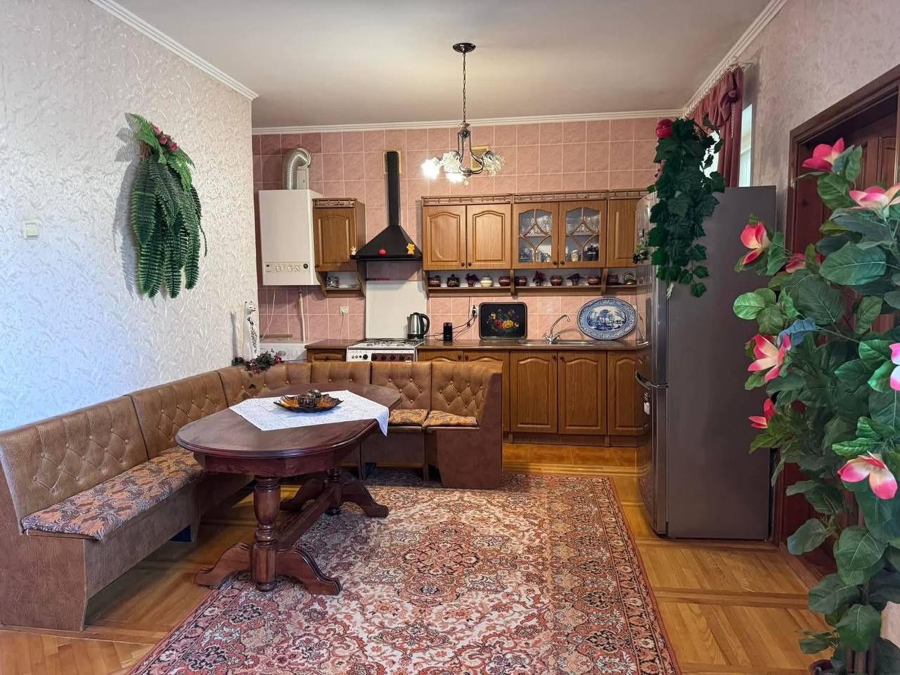 Продам хозяйський будинок в Царському селі