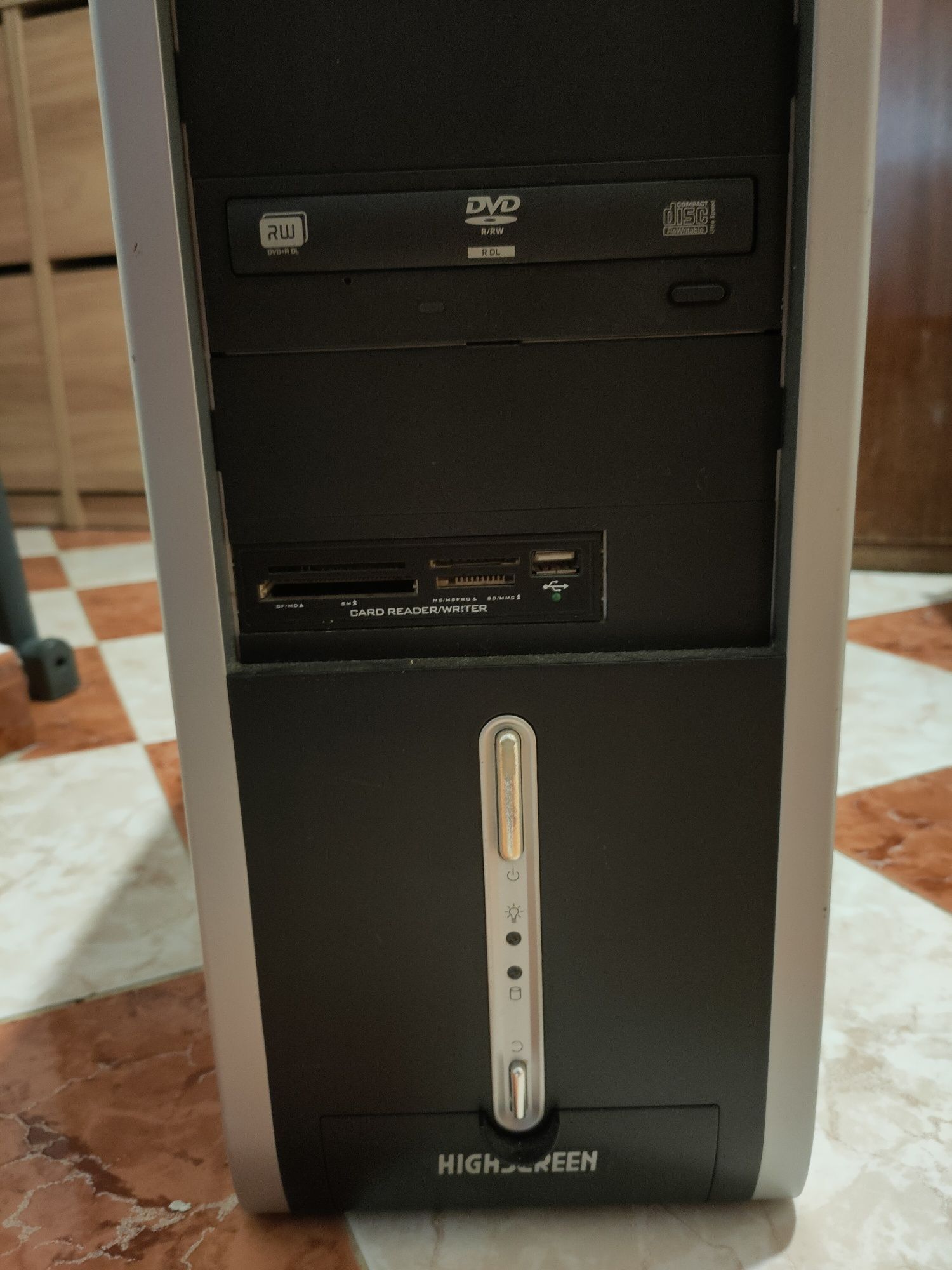 Computador torre antiga com placa grafica c/ monitos asus 22 polegadas
