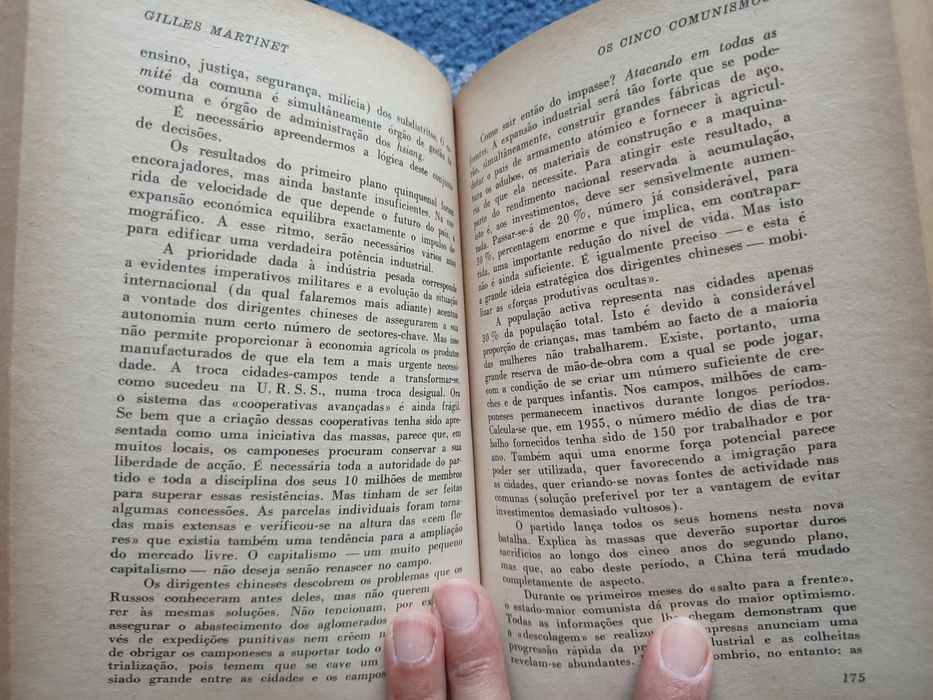 Livro "Os Cinco Comunismos" - oferta dos portes
