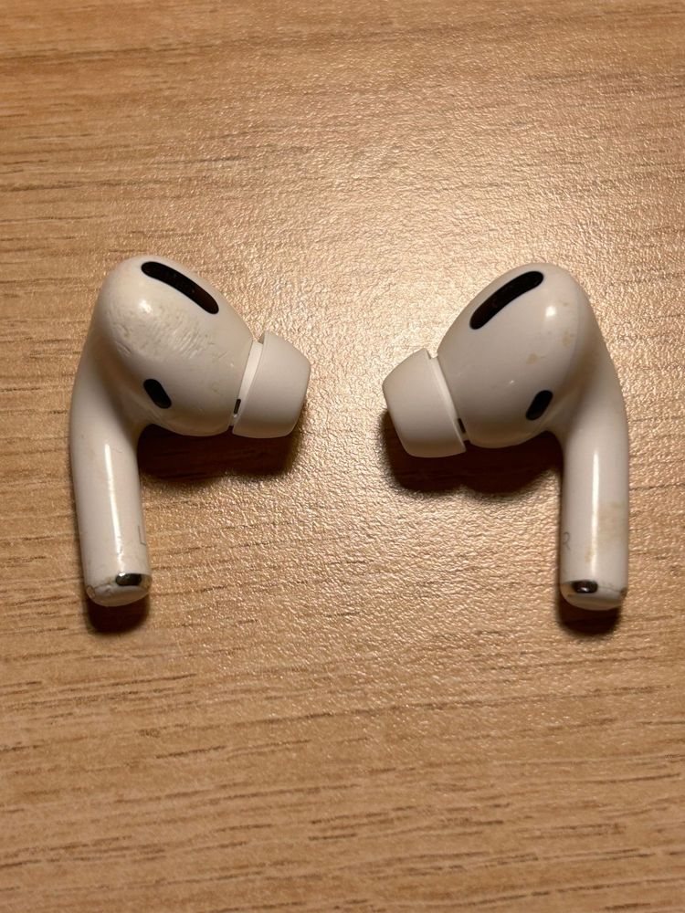 apple airpods pro generacji 1 biale