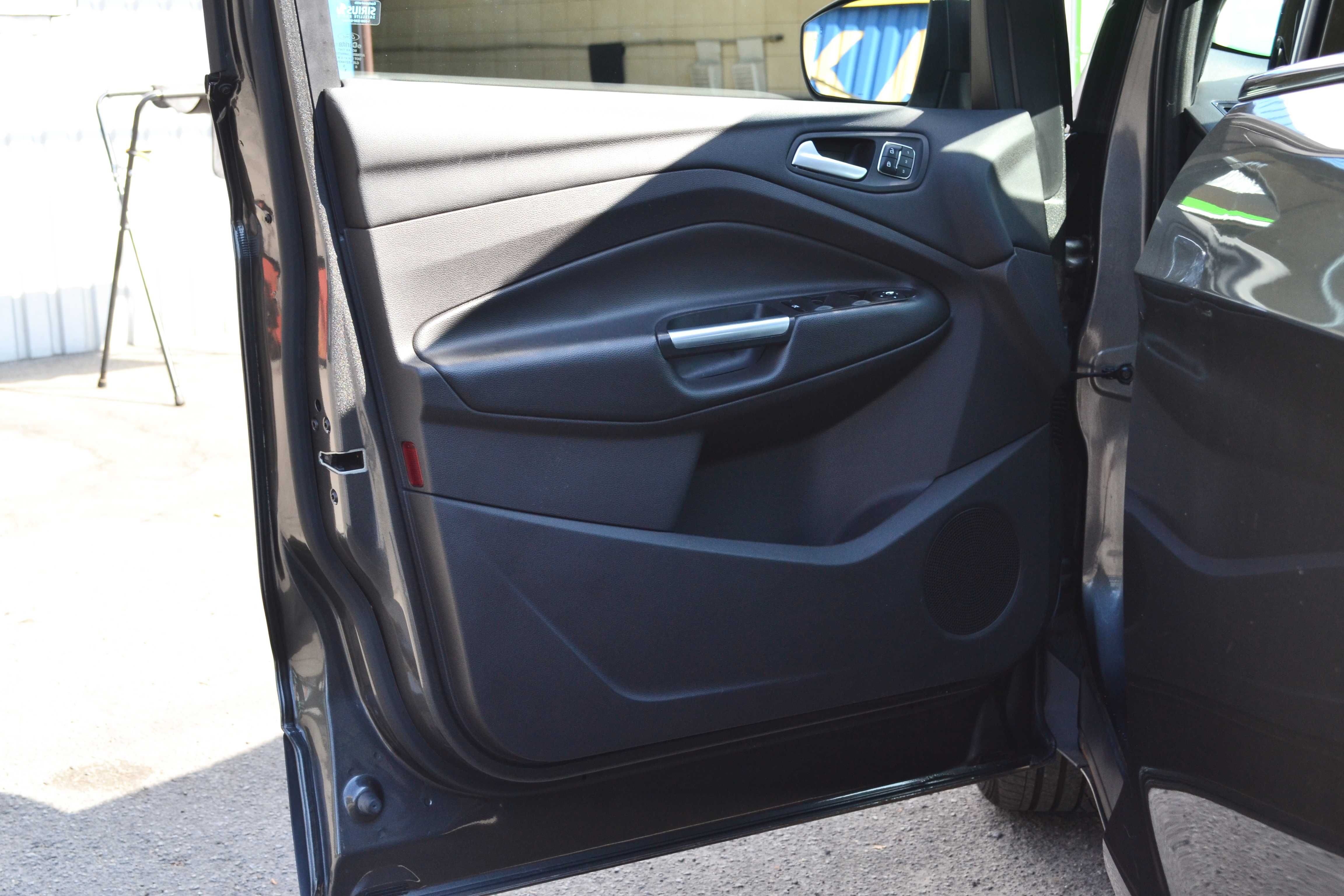 Ford Escape Titanium, 2015, в ідеальному стані від першого власника.