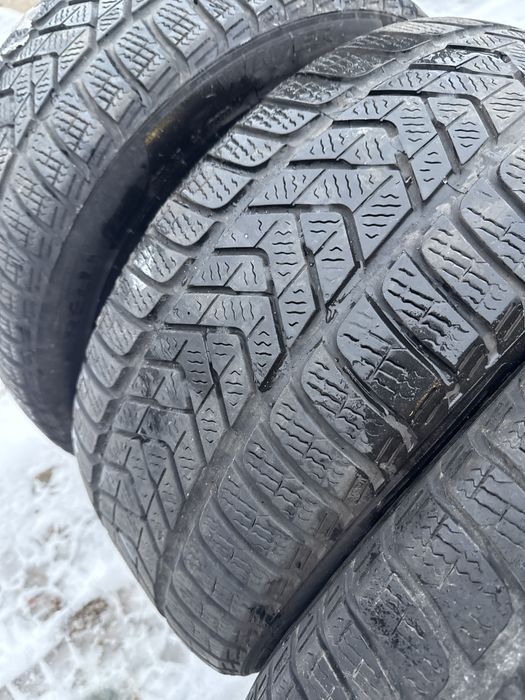 Opony zimowe 225/45/17  Pirelli