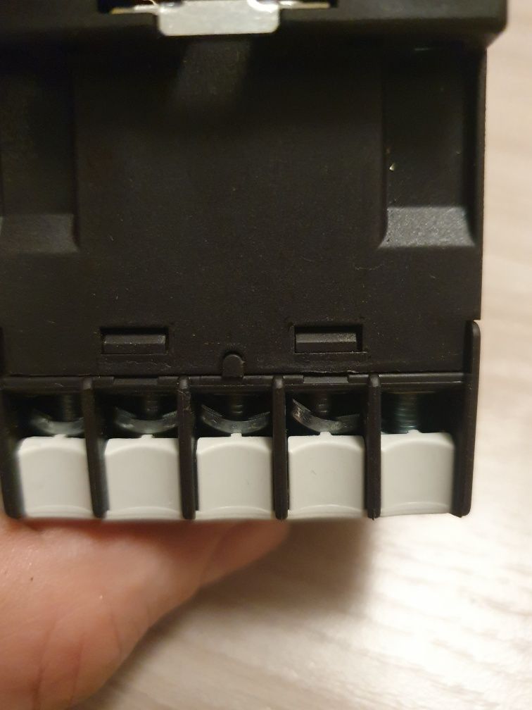 Stycznik mocy EATON model DIL EM 10 XTMC 9 A 10