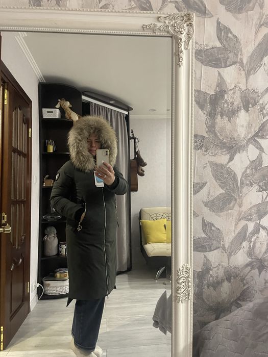 Пальто зимнее с капюшоном