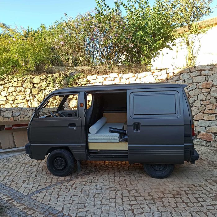 Bedford Rascal, clássico raríssimo de 1989, em estado irrepreensível.