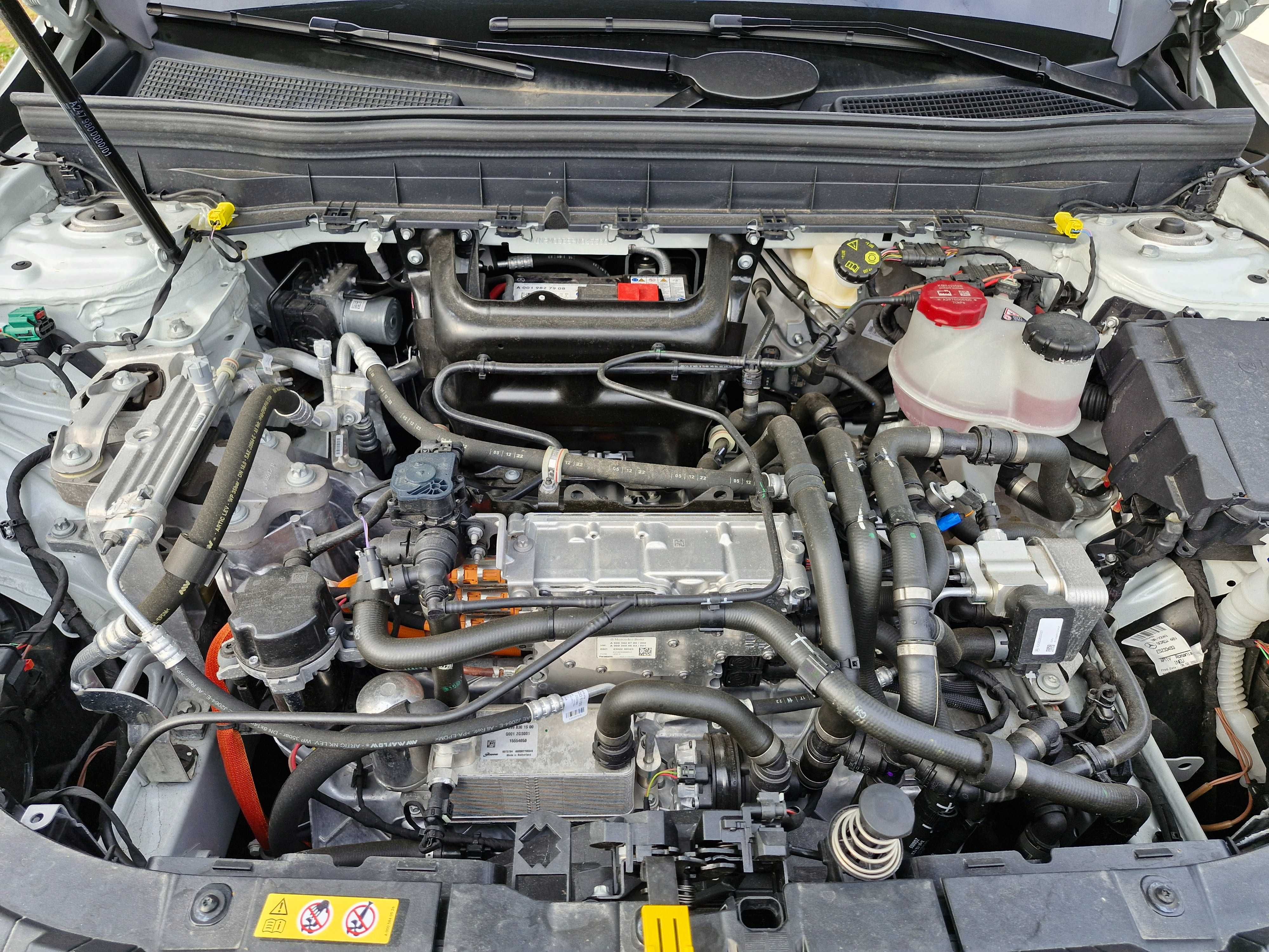 Mercedes-Benz EQB 250+ AMG Line