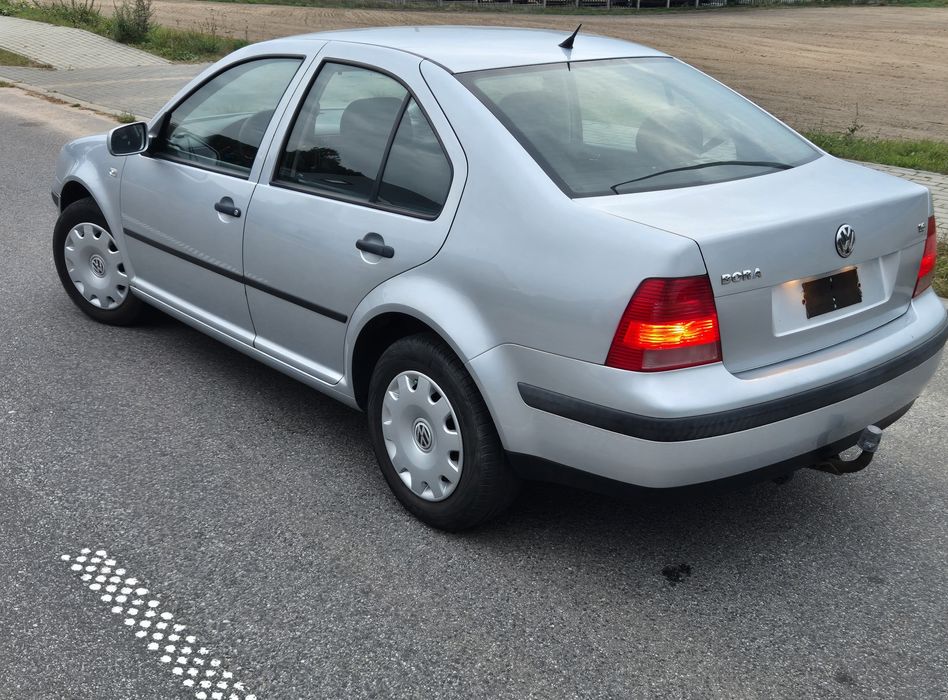 Volkswagen Bora 1.6 16V ** W Bardzo dobrym stanie** Bez rdzy !