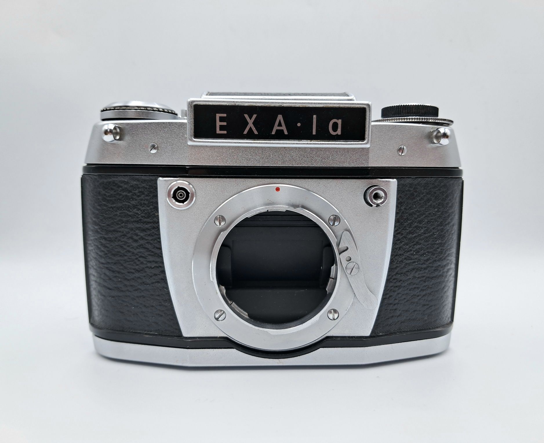 Плівкова камера Exa 1A з Meyer Domiplan 50/2.8