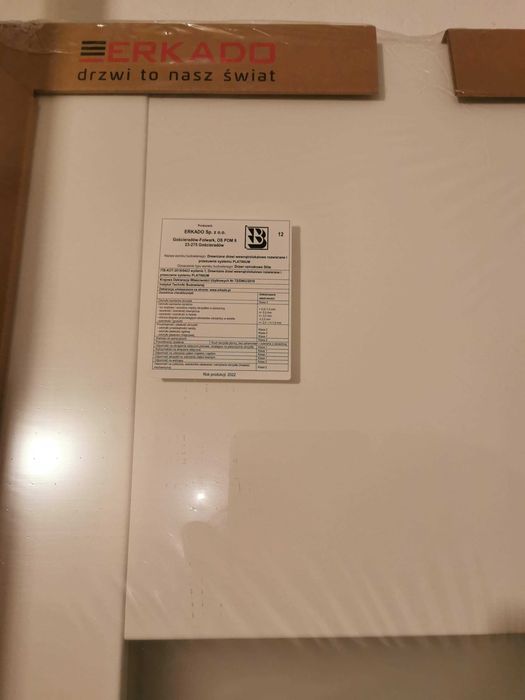 Drzwi 60, łazienkowe, prawe z oscieżnicą regulowaną 80-100mm, NOWE