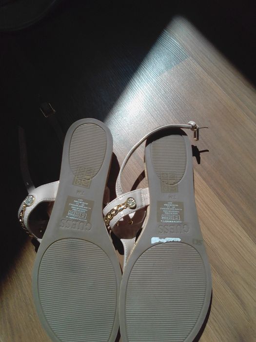 Sandały damskie Guess