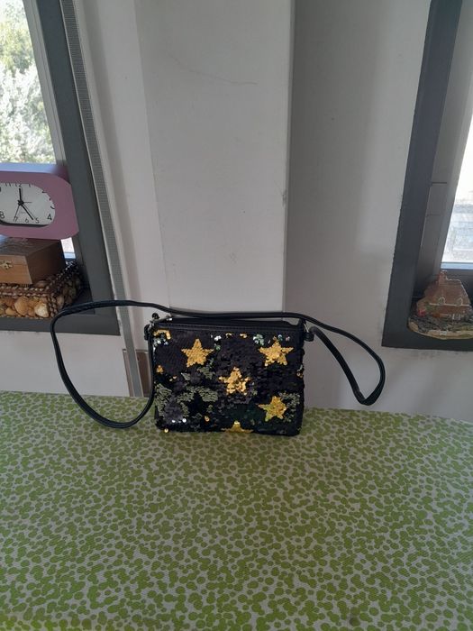 Vendo Mala de Senhora muito bonita como nova