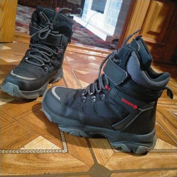 Зимові термоботинки, стан нових, чоботи для хлопчика,33 розмір,21.5 см