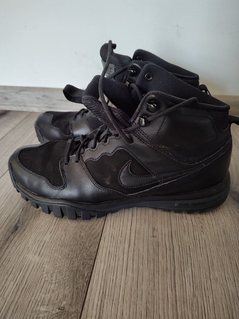 Buty Nike Dual Fusion Hills MID rozm. 42.5 kolor czarny