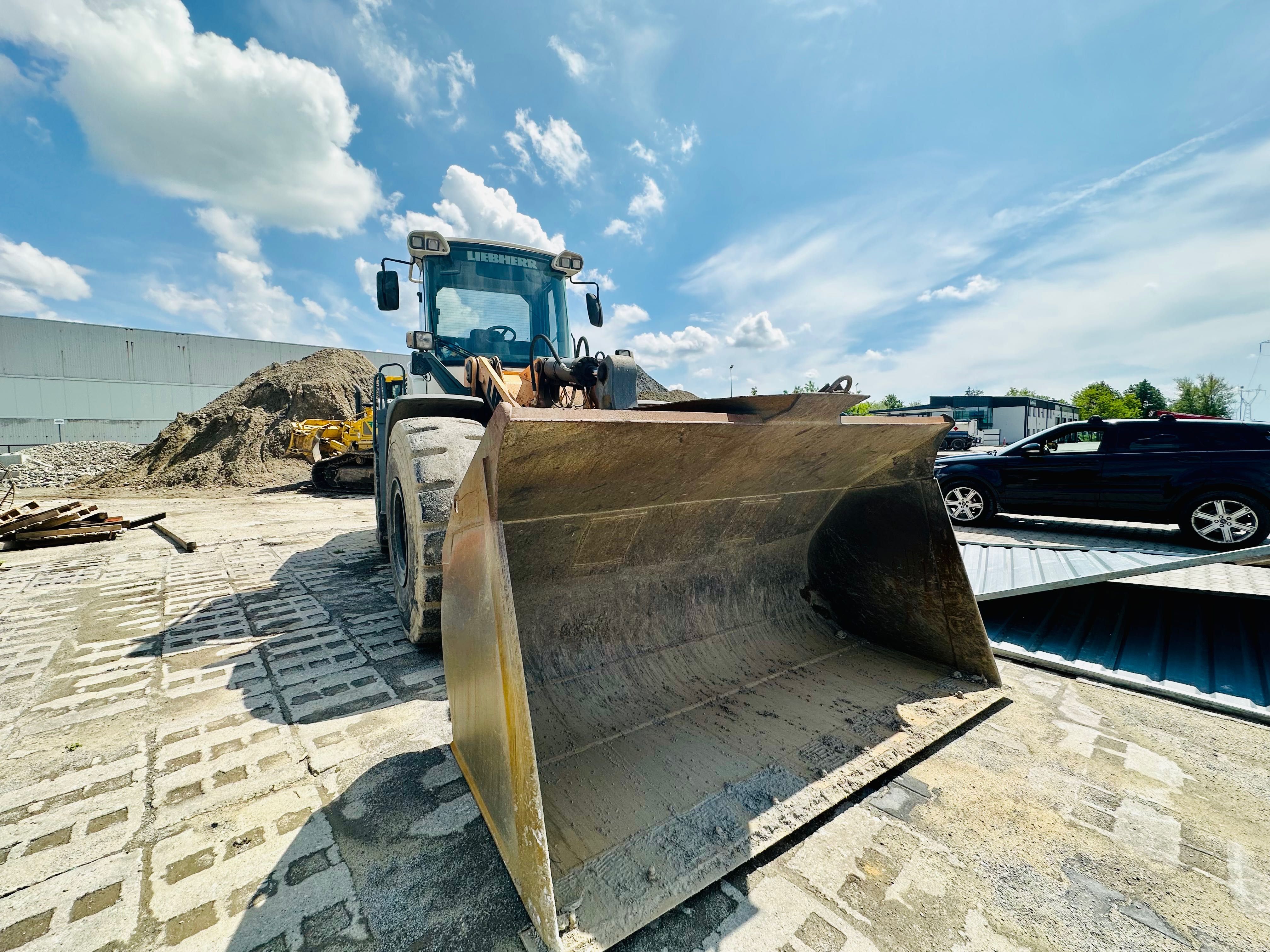 Ładowarka Liebherr L556 ZADBANA