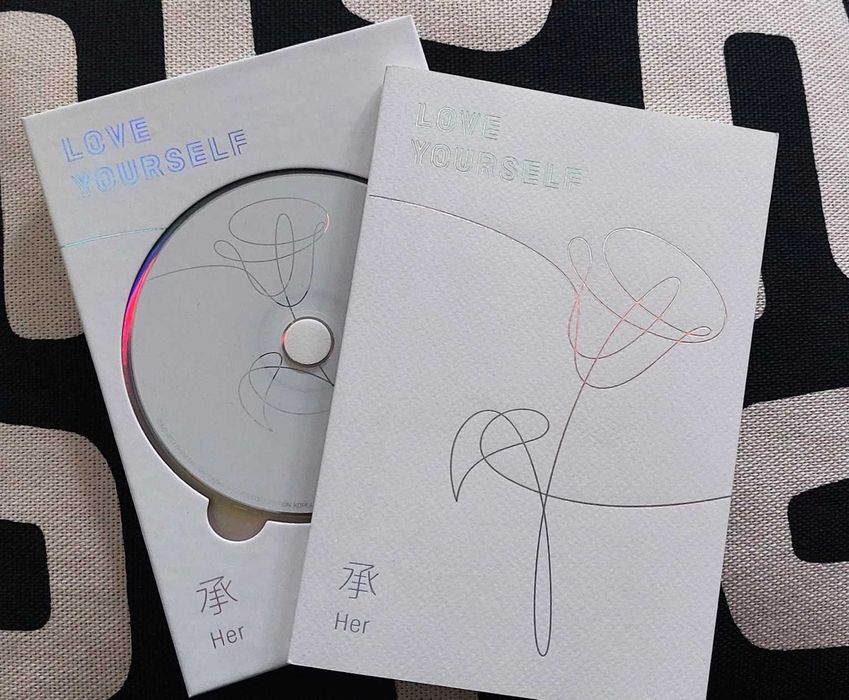 BTS - Love Yourself: Her (Ver. V) - c/ TUDO + incl. photocard Jin