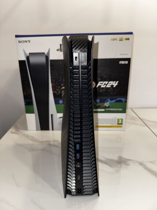 PS5 z napędem 825GB + PAD + uchwyt na pady