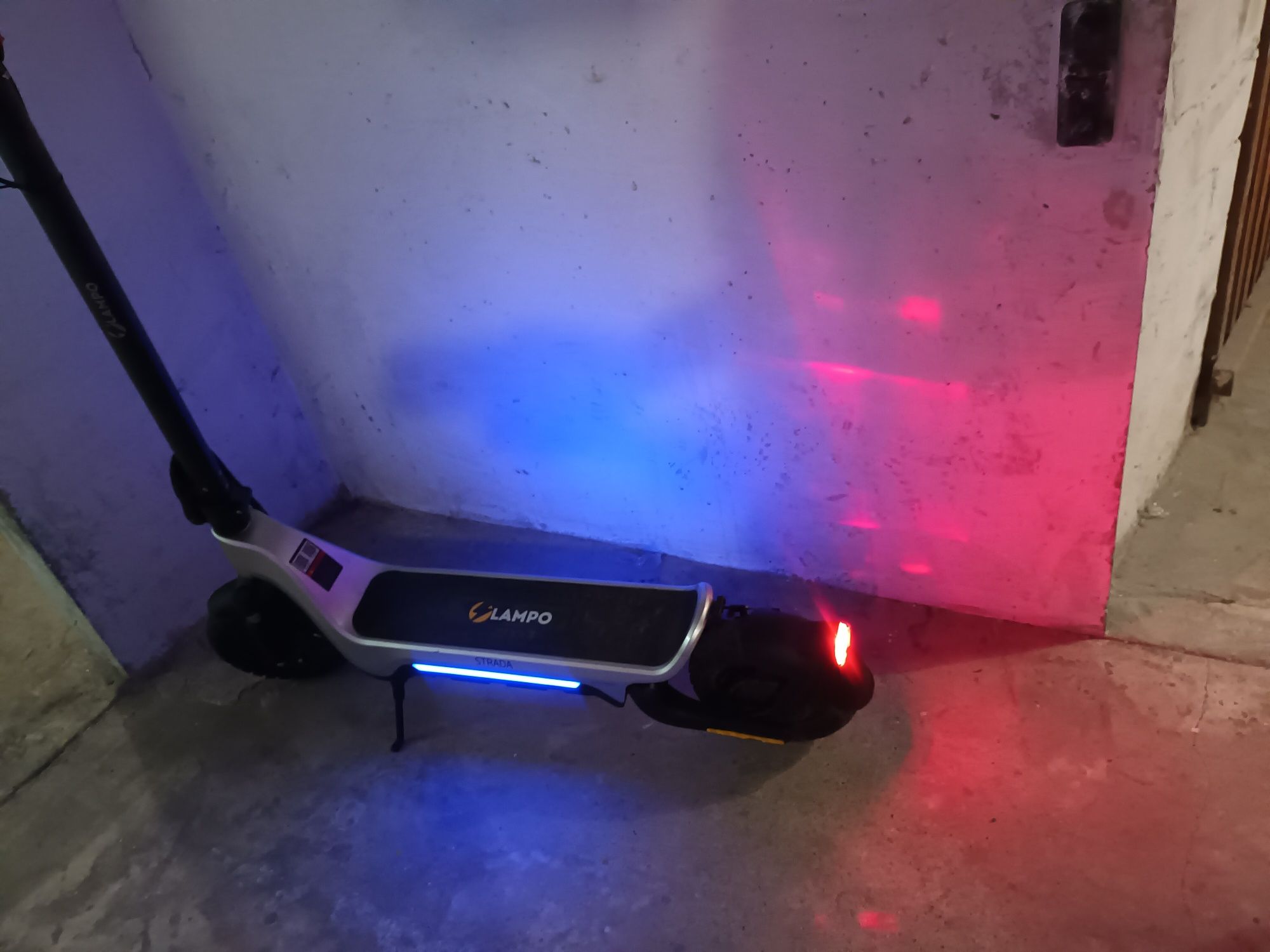Hulajnoga elektryczna jak nowa