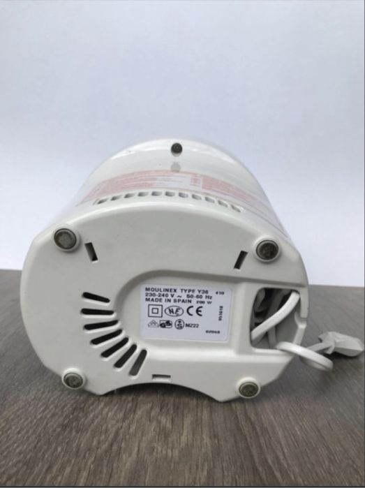 Компактная соковыжималка Moulinex Vitafruit Y36